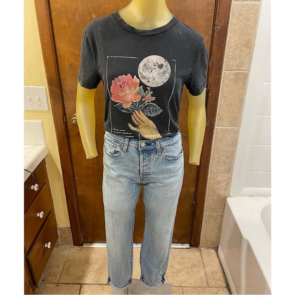 Cotton On Classic Arts Graphic Tee. Size medium. - Picture 8 of 16